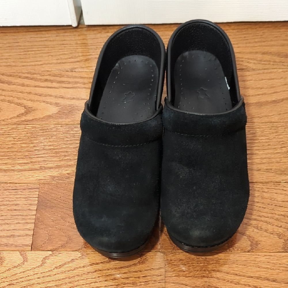 Dansko Black Women's Suede Clogs Euro 36 US 5.5-6